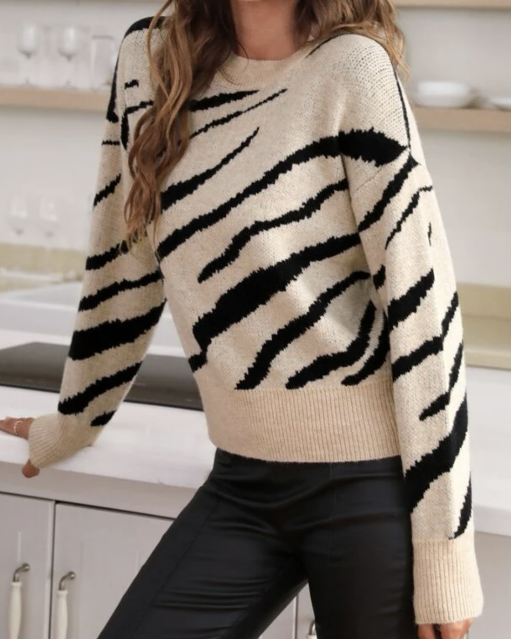 Imagem do produto BLUSA TRICOT ZEBRA CÁQUI PRETO
