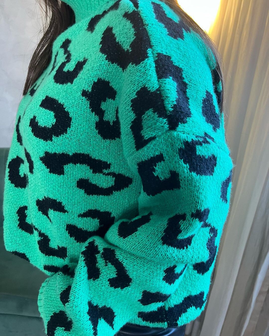 Imagem do produto BLUSA TRICOT GOLA ALTA ONCINHA VERDE