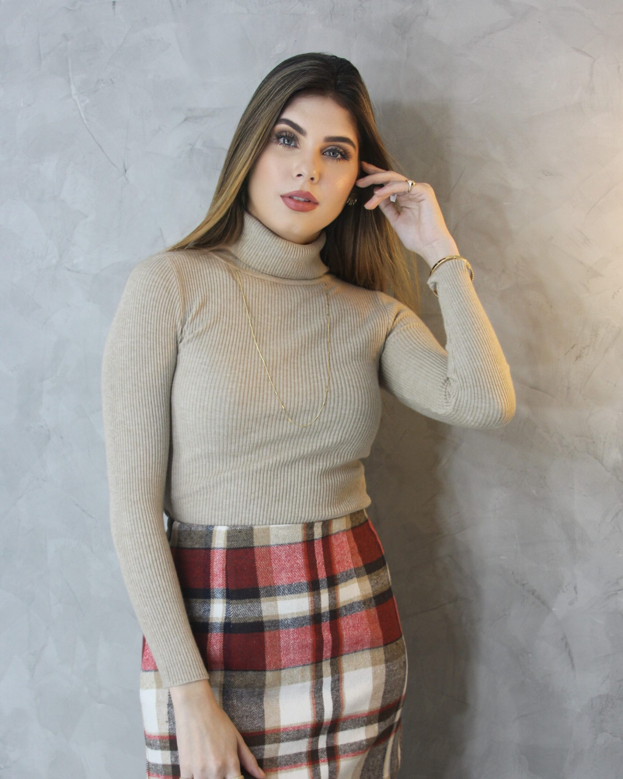 Imagem do produto BLUSA TRICOT BASIC GOLA CAQUI