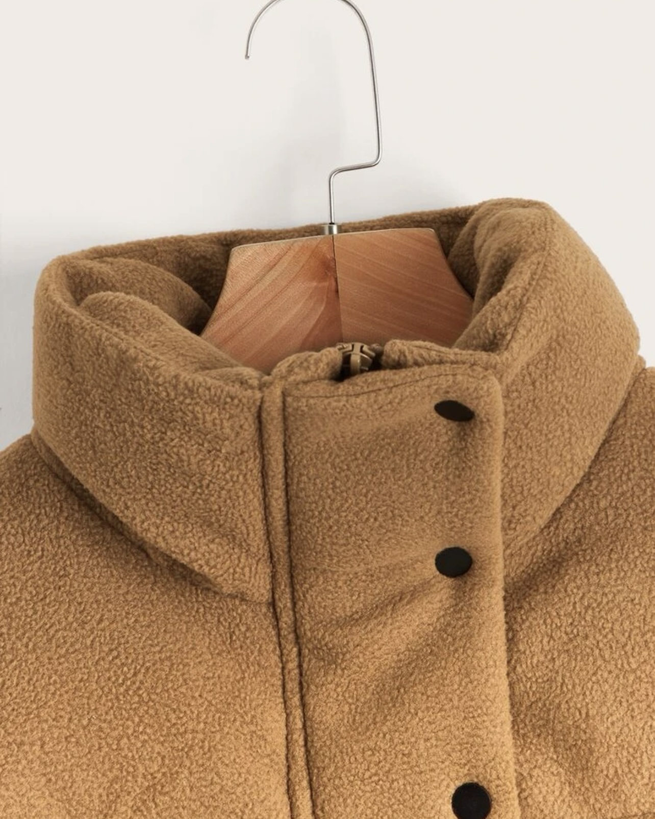 Imagem do produto CASACO BOMBER CARAMELO BOTÕES PRETO