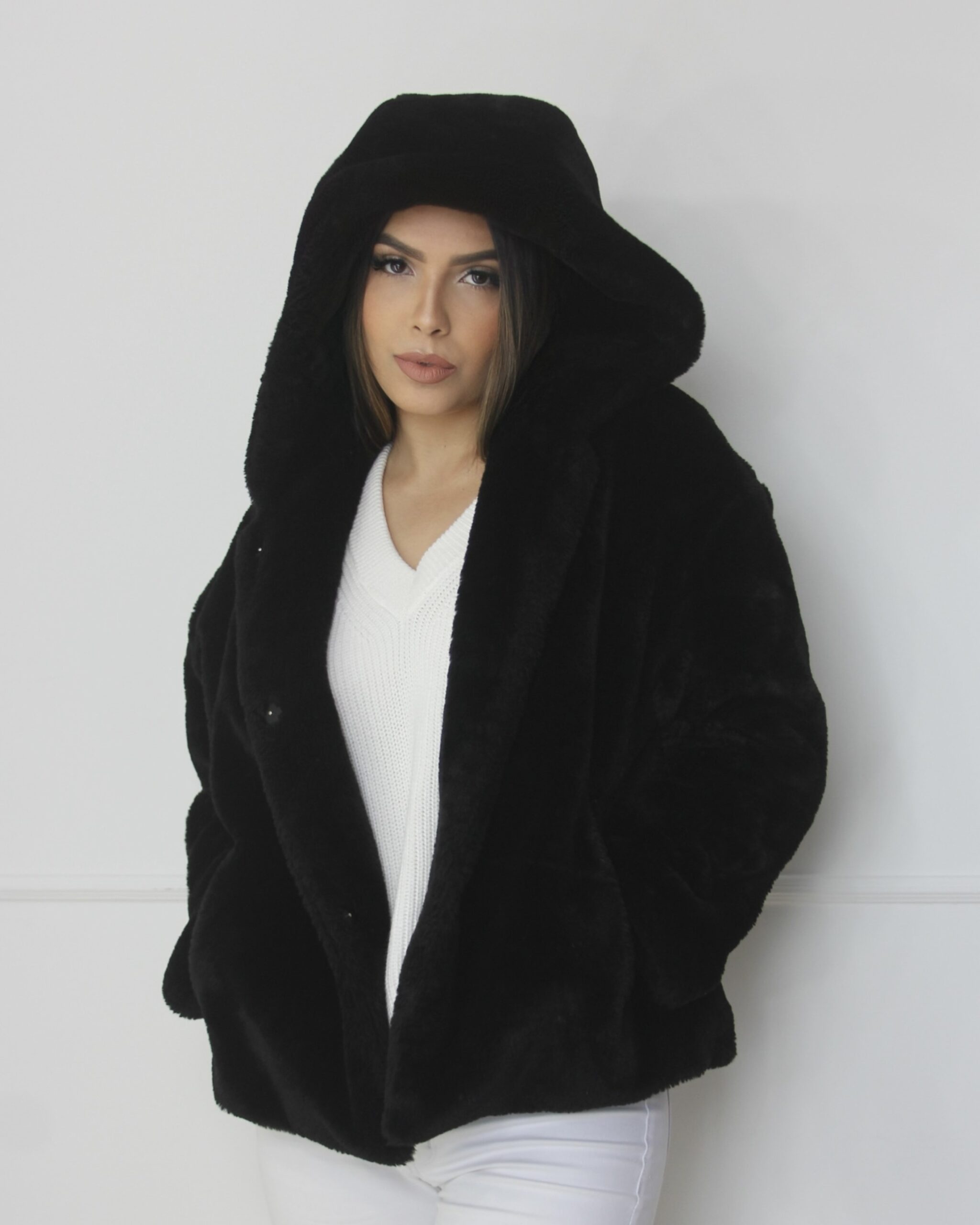Imagem do produto CASACO PELE PRETO CAPUZ ZARA