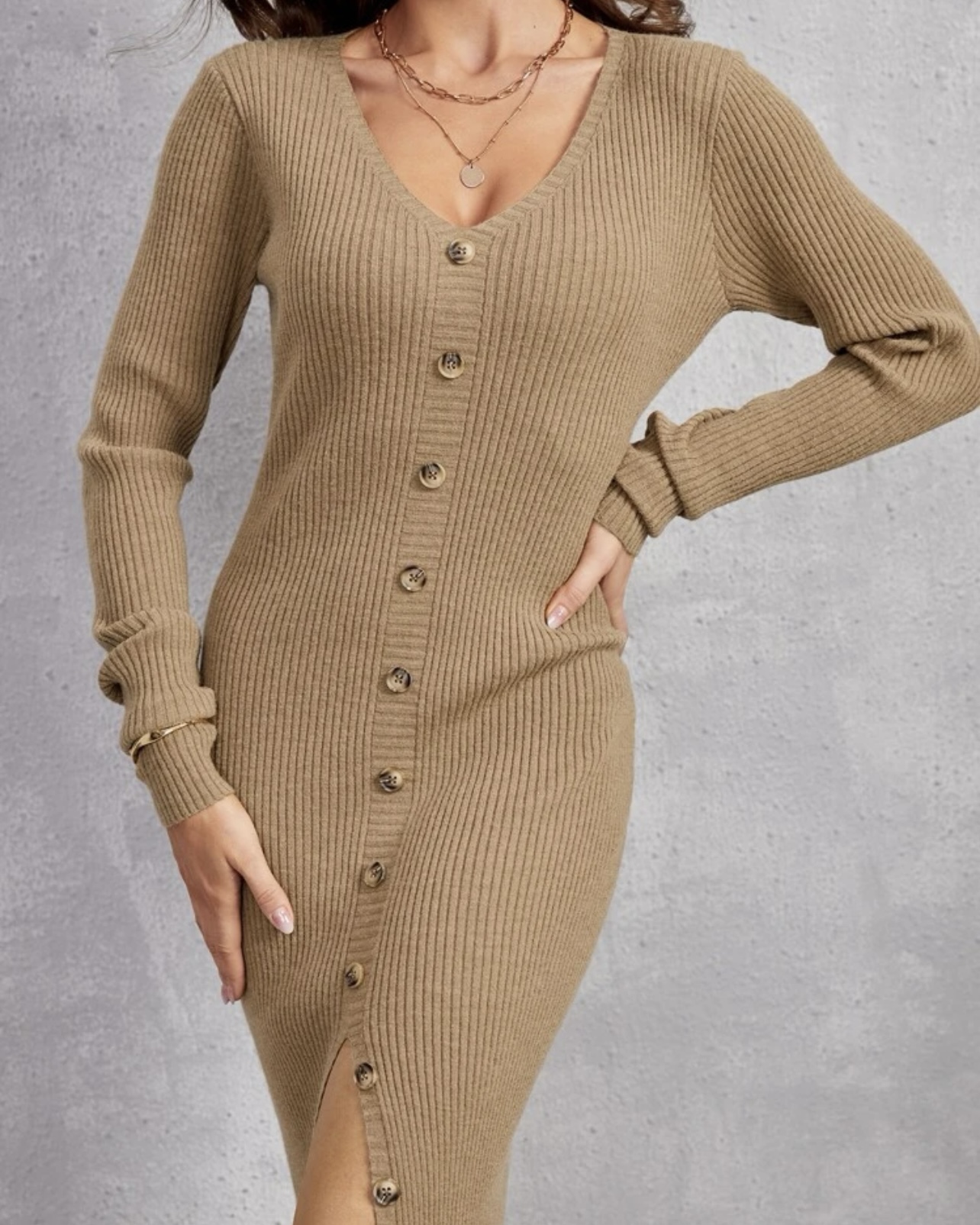 Imagem do produto VESTIDO TRICOT MIDI GOLA V MARROM FENDA BOTOES