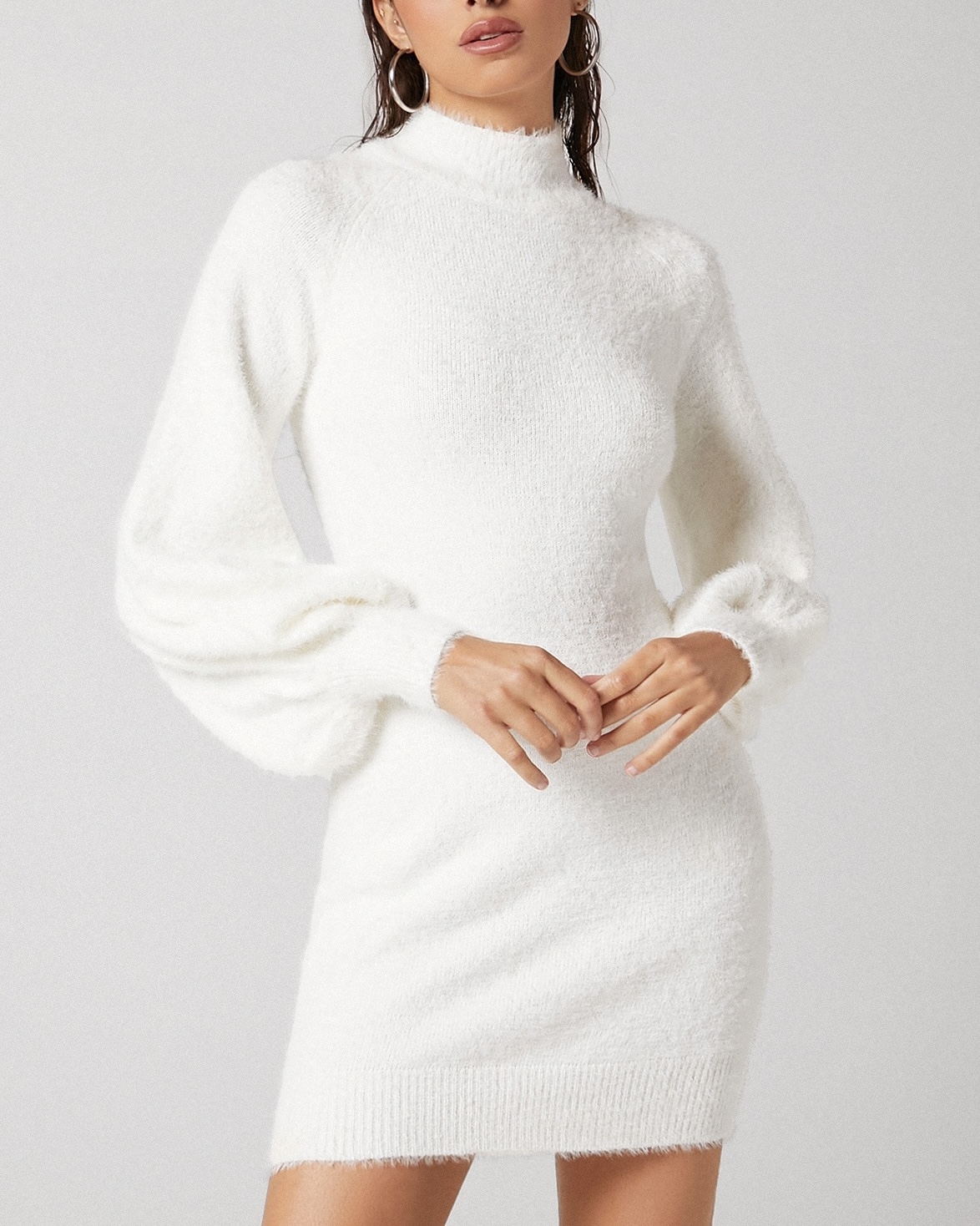 Imagem do produto VESTIDO BRANCO PELINHOS
