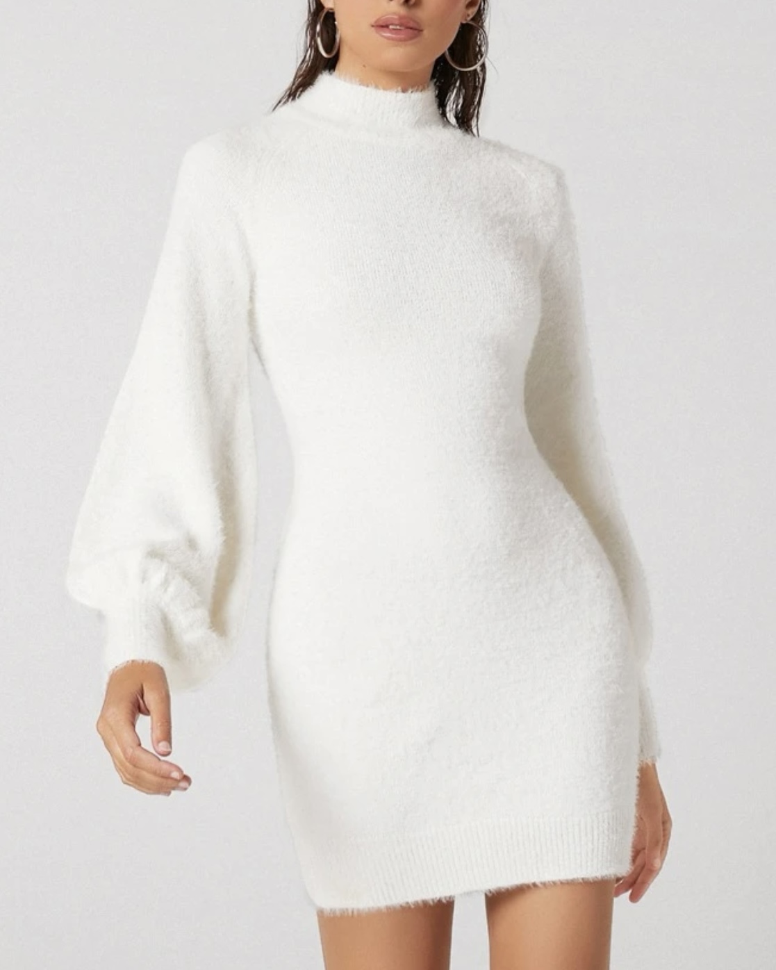 Imagem do produto VESTIDO BRANCO PELINHOS