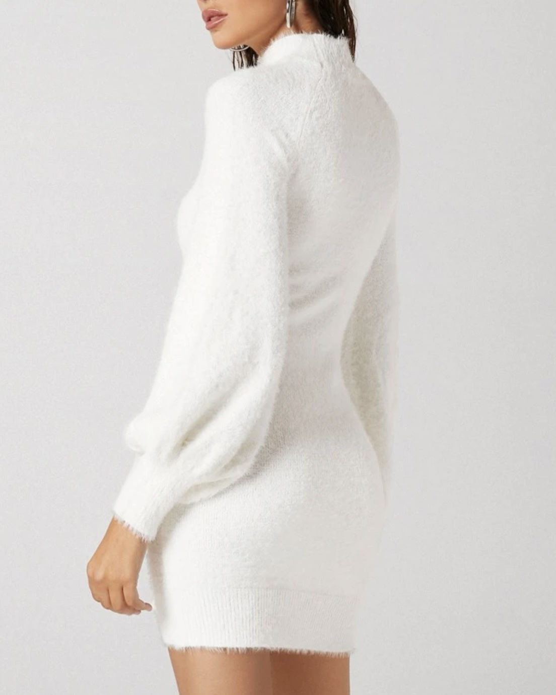 Imagem do produto VESTIDO BRANCO PELINHOS