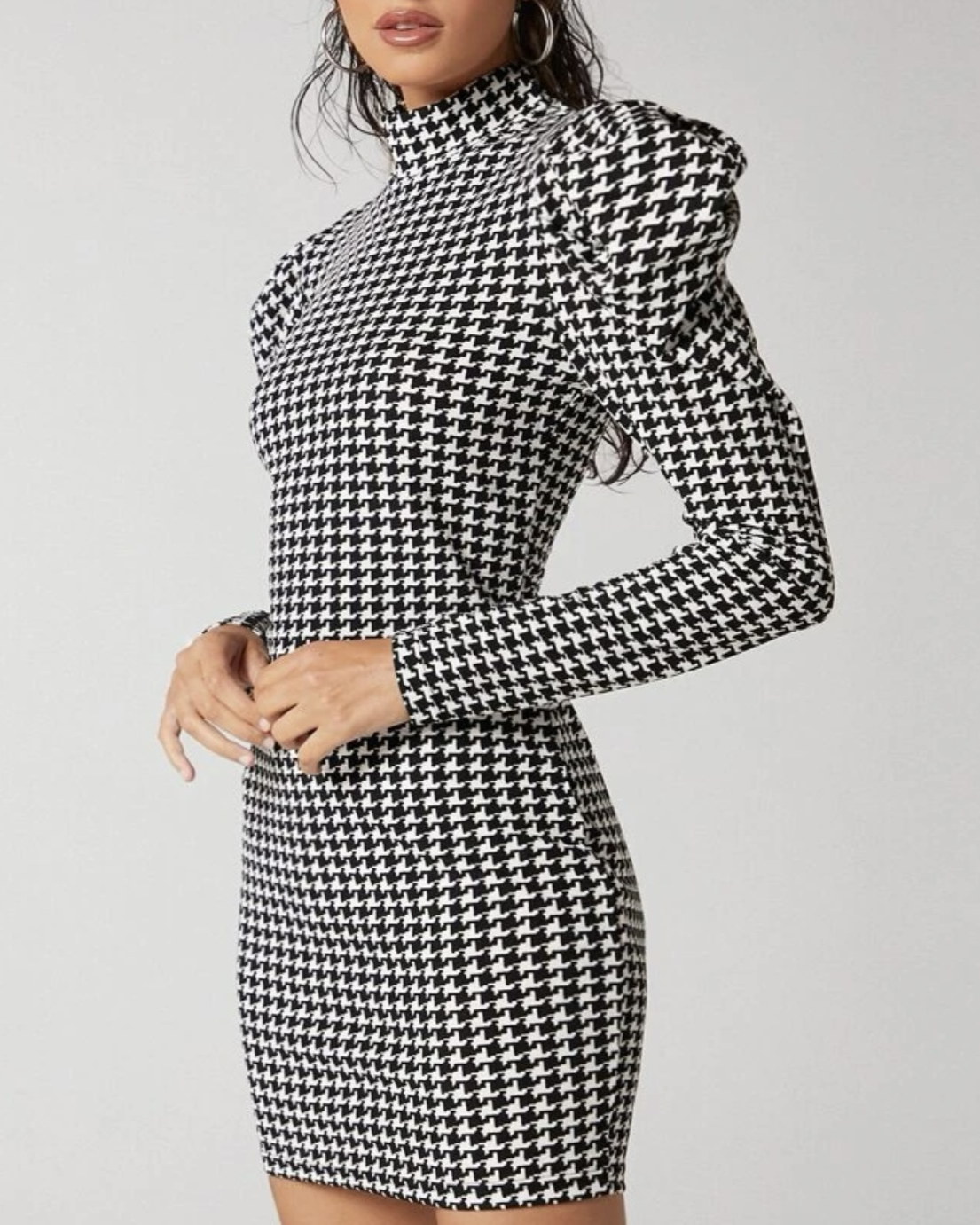 Imagem do produto VESTIDO CURTO PIED DE POULE P&B MANGA BUFANTE