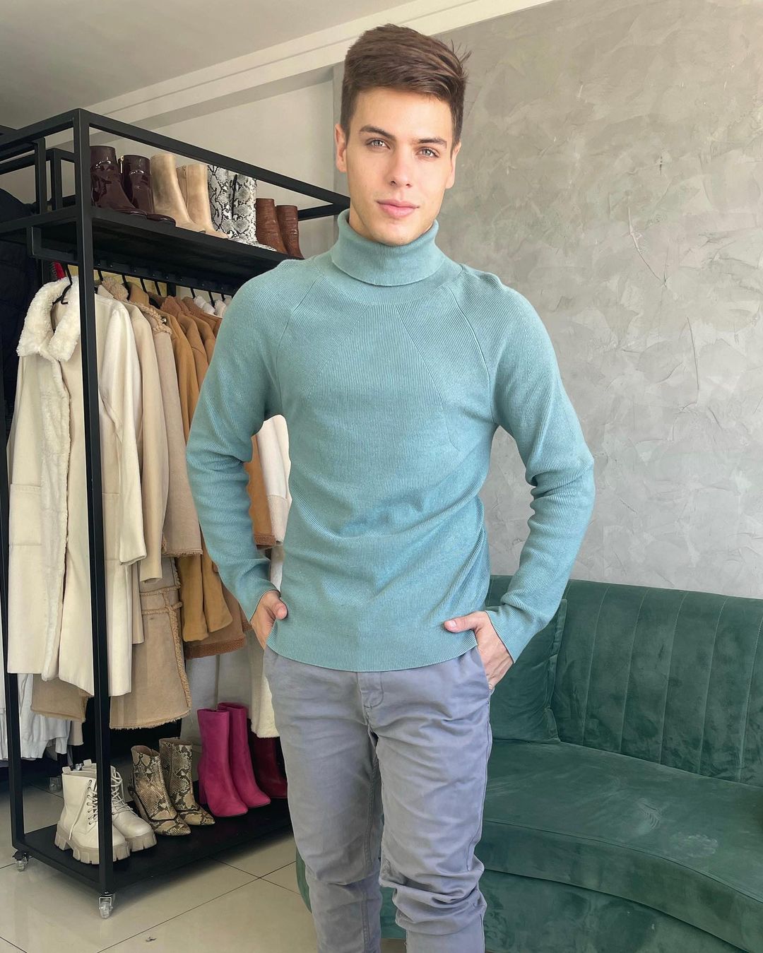 Imagem do produto BLUSA VERDE MENTA TRICOT GOLA CANELADA