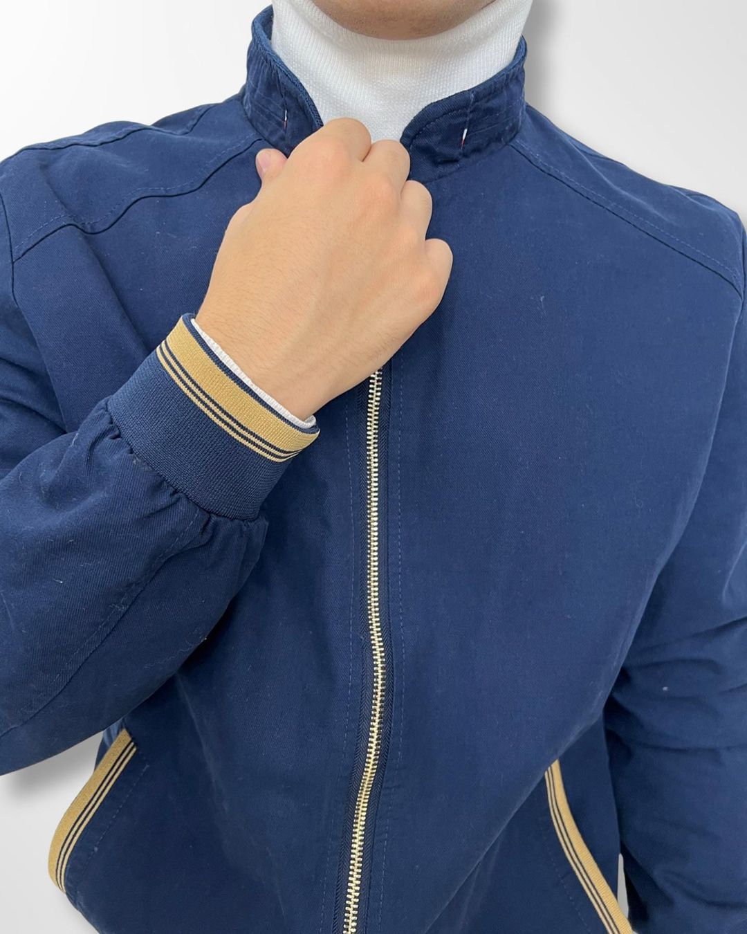 Imagem do produto CASACO AZUL MARINHO DETALHES MARROM