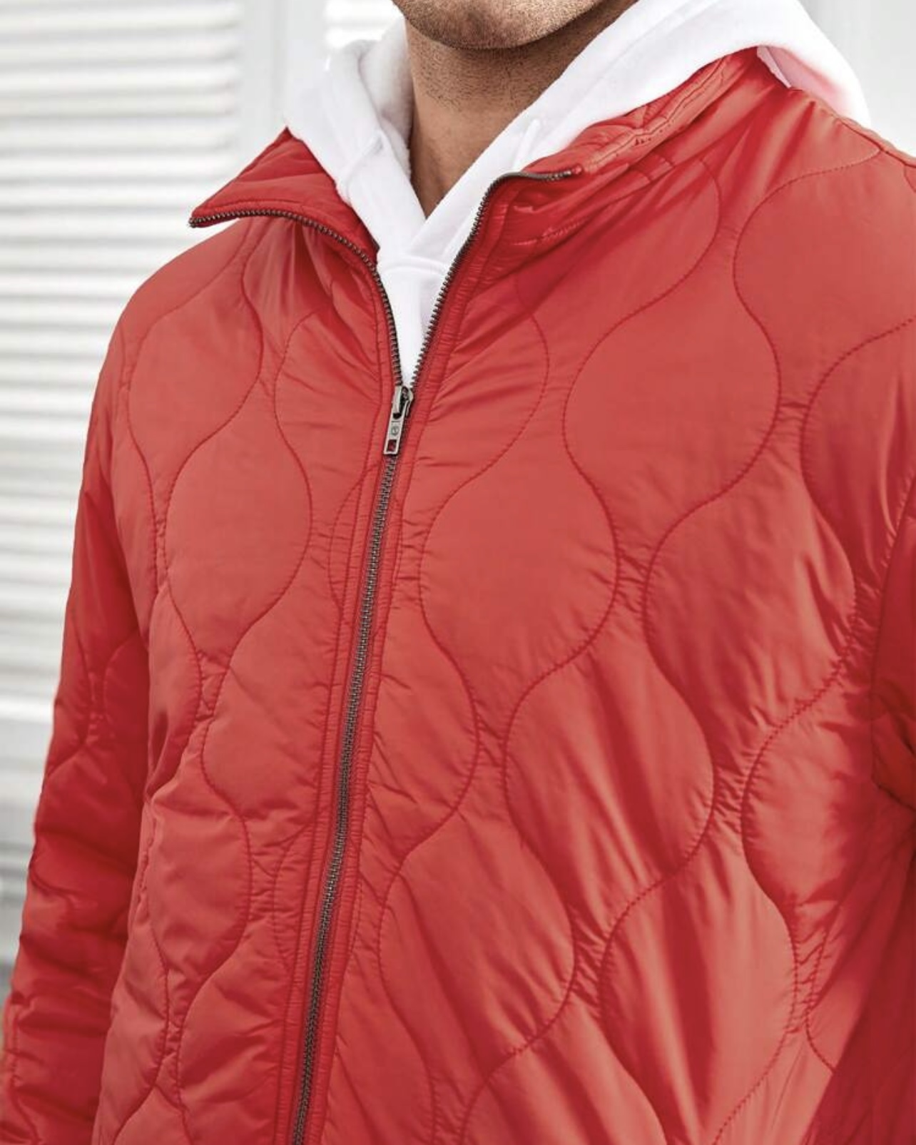 Imagem do produto CASACO IMPERMEAVEL VERMELHO FORRADO COPACABANA