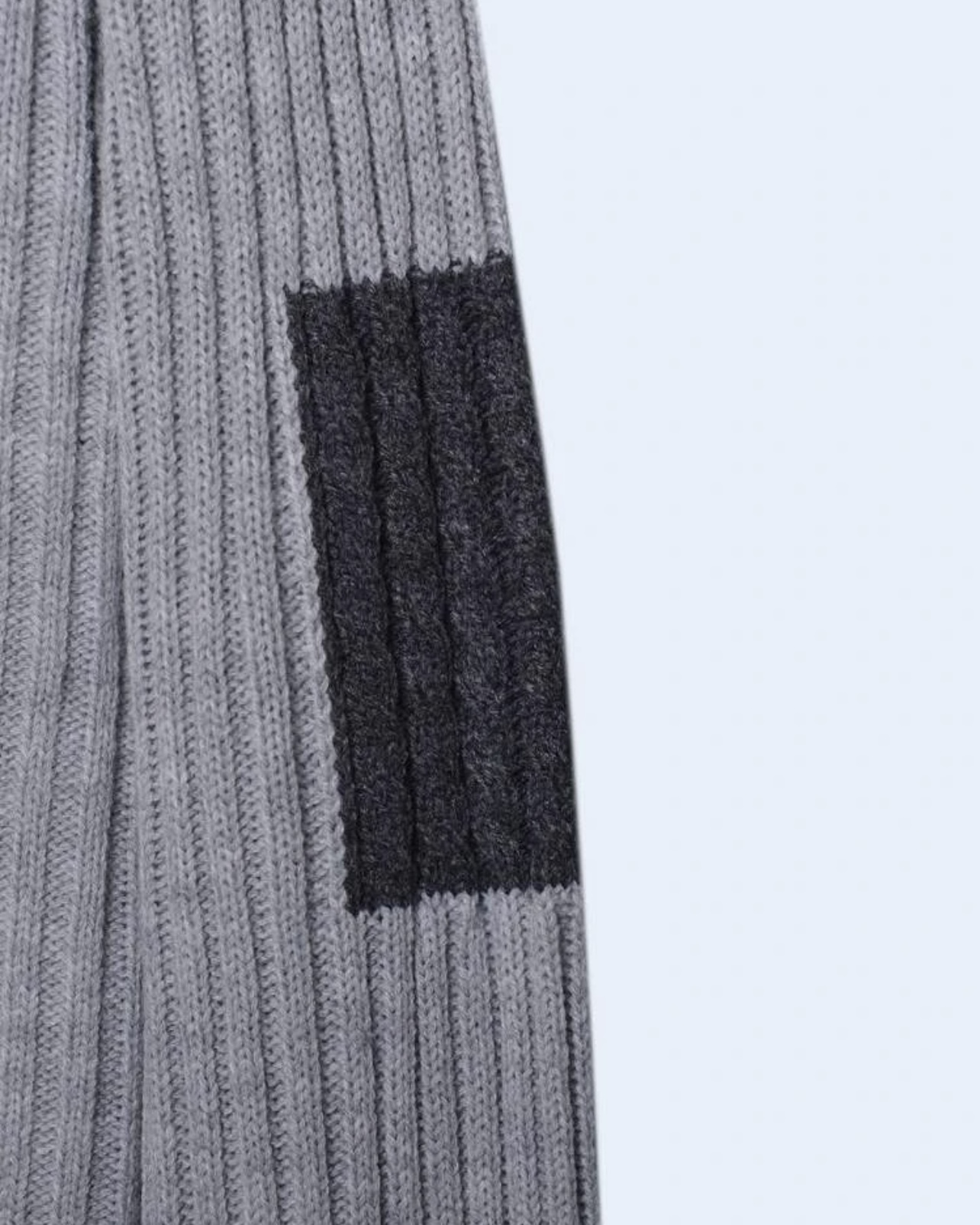 Imagem do produto BLUSA TRICOT CINZA DETALHE GOLA