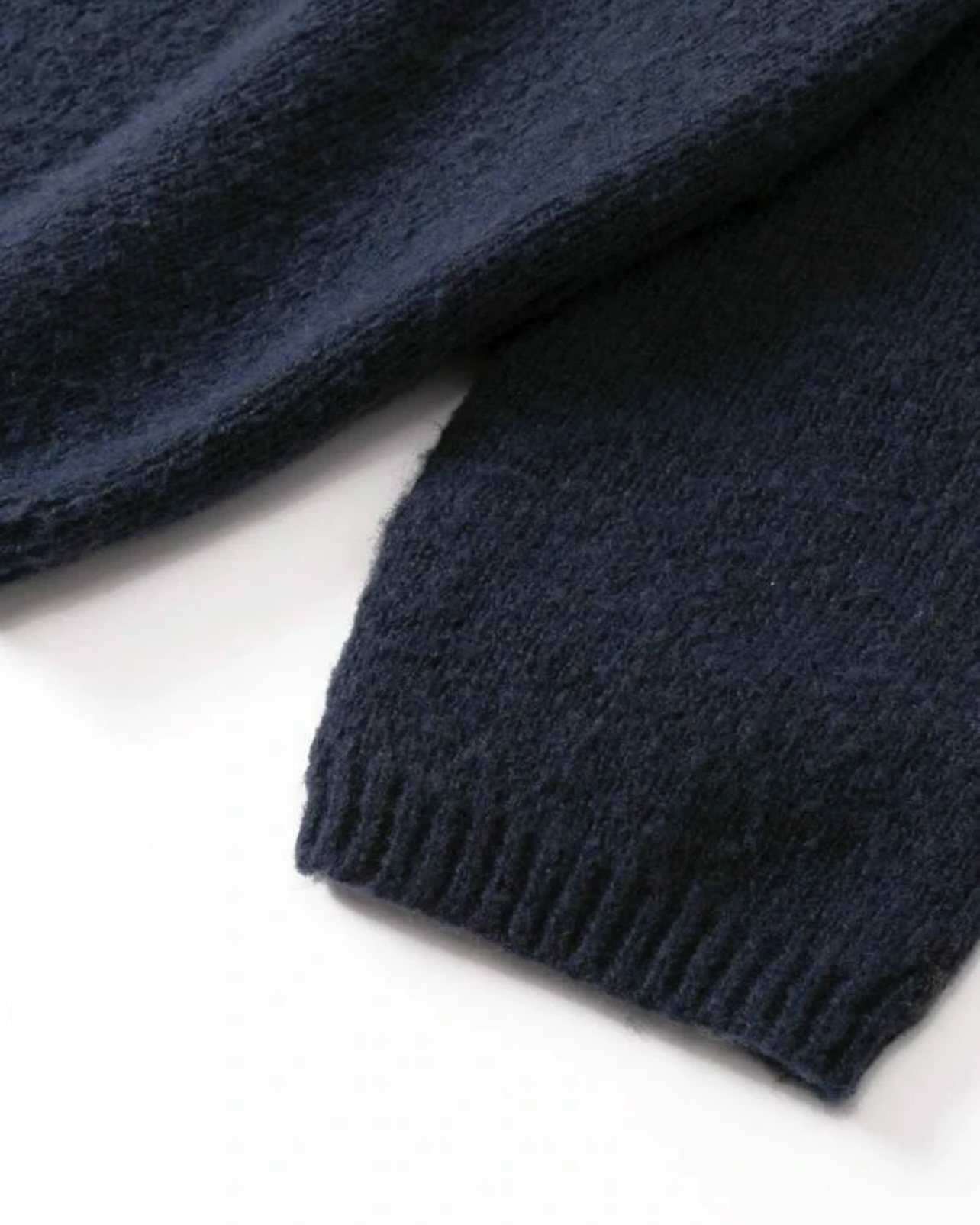 Imagem do produto BLUSA AZUL MARINHO BASIC LÃ