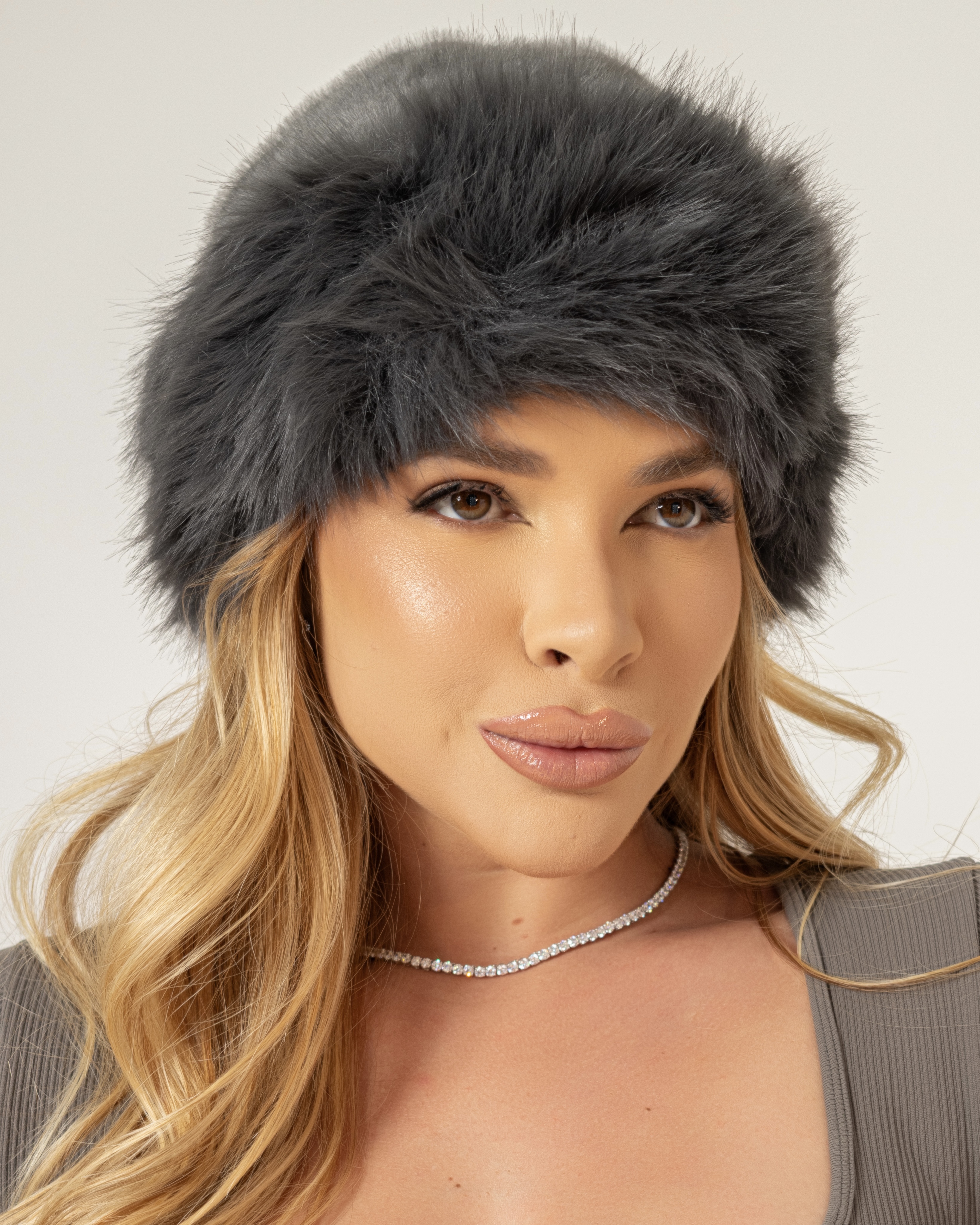 Imagem do produto CHAPEU CINZA PELINHOS MARGOT