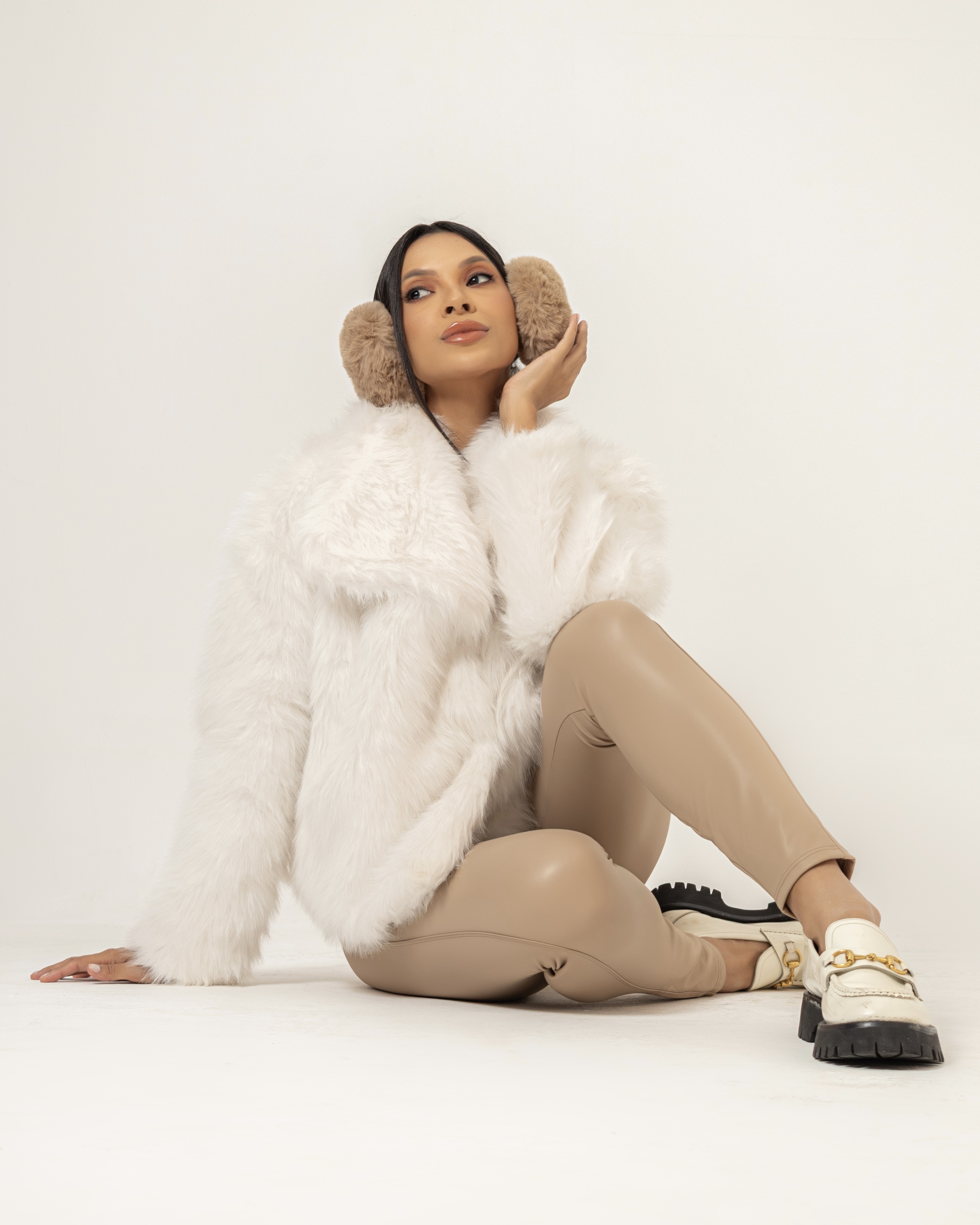 Imagem do produto CALÇA BEGE LEGGING COURO ISADORA
